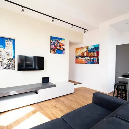 Apartment Zenart Deluxe Genoa